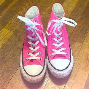 Bright pink high top converse💕